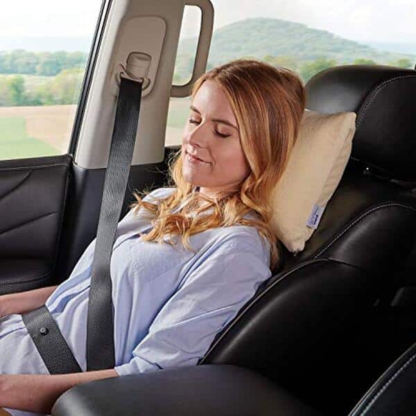 Découvrez notre avis sur l'oreiller de voyage Tempur-Pedic : confort ultime et innovation pour des nuits paisibles en déplacement.