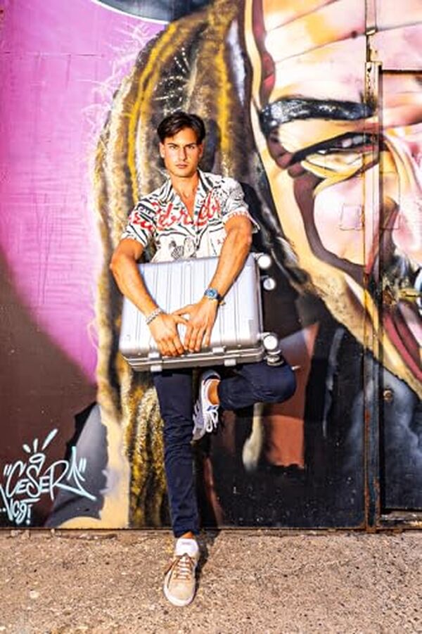 Découvrez notre test détaillé de la valise cabine Tokyoto en aluminium argenté 55x35x20 cm avec USB intégré pour un voyage stylé et pratique.