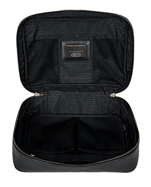 Découvrez la trousse de toilette cuir Porsche Design Roadster 26 cm, alliant design premium et fonctionnalité. Qualité exceptionnelle pour vos voyages et déplacements quotidiens.