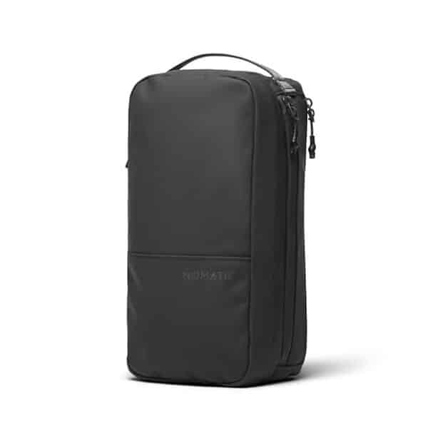 Découvrez notre test complet de la trousse de voyage Nomatic V2 imperméable : caractéristiques, avantages, qualité et verdict sur ce sac de rangement innovant pour vos déplacements. 