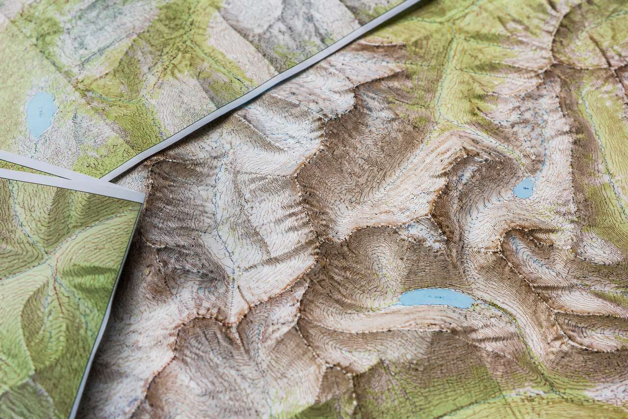 Cartes des montagnes en relief : exploration visuelle