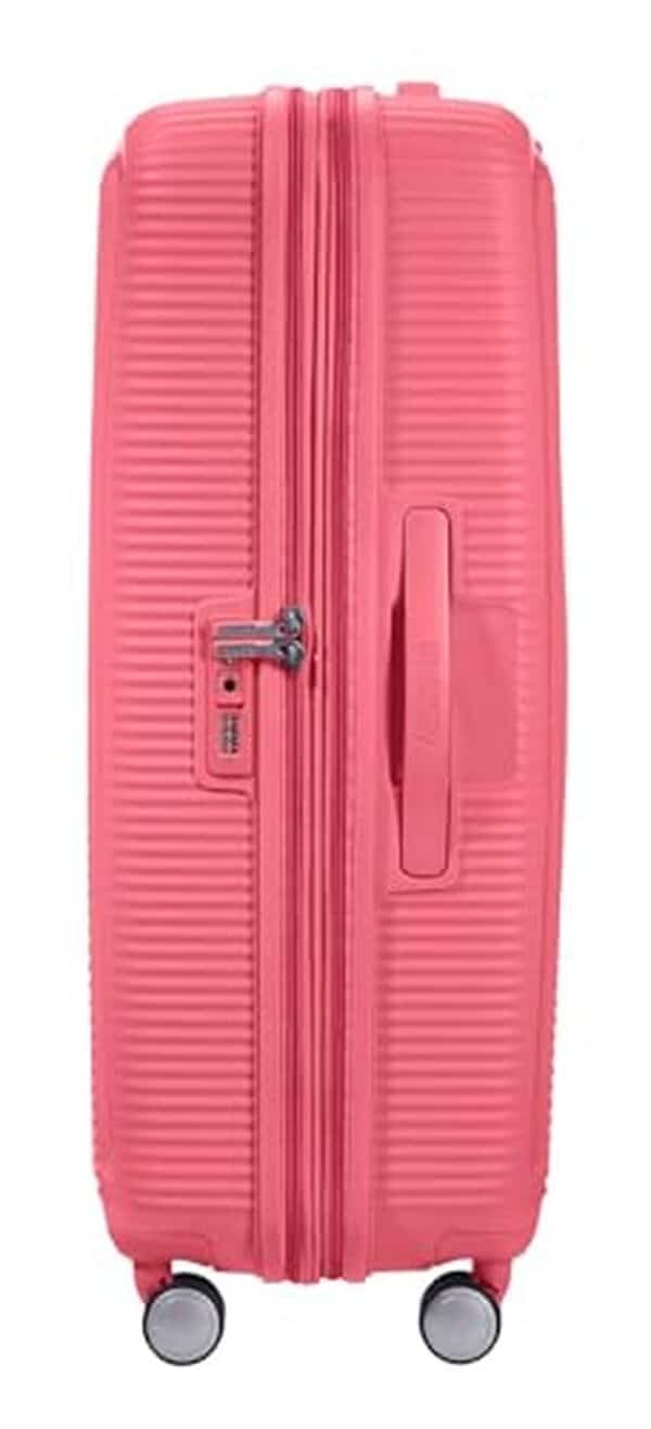 Découvrez notre test complet de la valise extensible American Tourister Soundbox 77 cm : design, robustesse et capacité de rangement pour vos voyages.